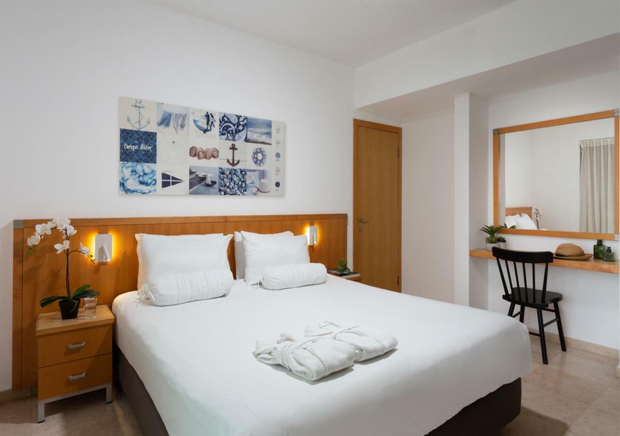 Aparthotel Okeanos On The Beach Herzelia Dış mekan fotoğraf