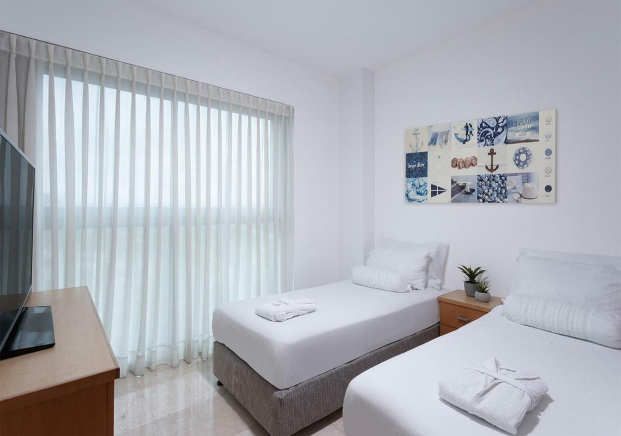 Aparthotel Okeanos On The Beach Herzelia Dış mekan fotoğraf
